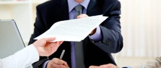 как передать судебный приказ на алименты на работу мужа